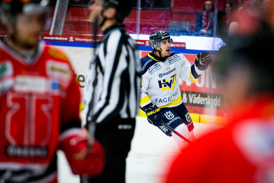s Chris Campoli gör 2-1 och jublar