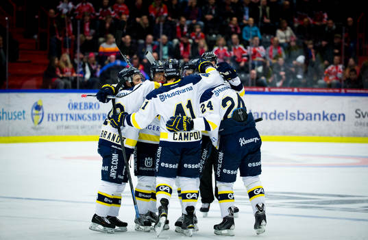 s Chris Campoli gör 2-1 och jublar med Pär Arlbrandt och