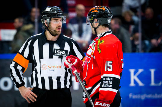 Domare Mikael Sjöqvist och Örebros Henrik Löwdahl