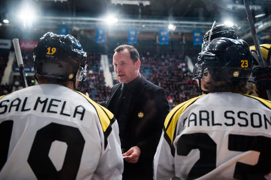 Brynäs tränare Thomas Berglund  i åttondelsfinal 1 i