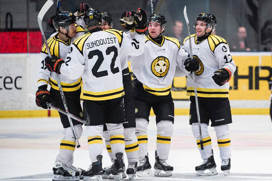 Brynäs spelare jublar