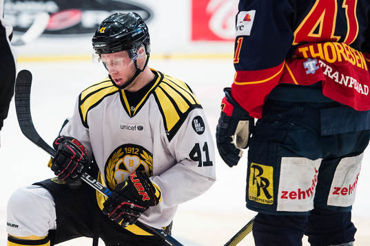Brynäs Greg Scott deppar  i åttondelsfinal 1 i