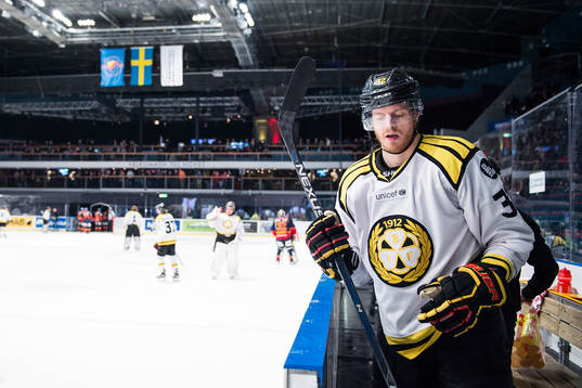 Brynäs Nick Johnson  i åttondelsfinal 1 i SM-slutspelet i
