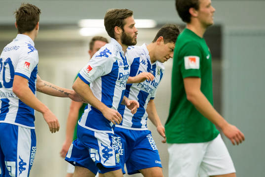 IFK Göteborgs Emil Salomonsson jublar ihop med Mads Albaek
