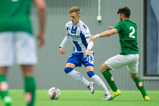 IFK Göteborgs Sören Rieks mot Jönköpings Jonathan