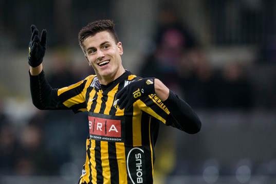 Häckens Alexander Jeremejeff jublar