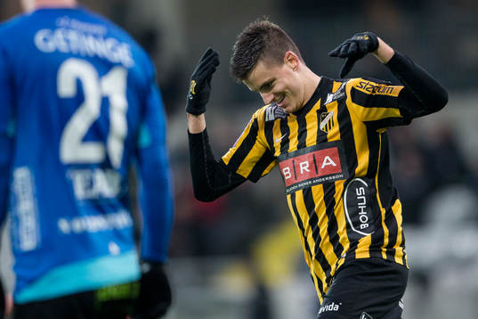 Häckens Alexander Jeremejeff jublar
