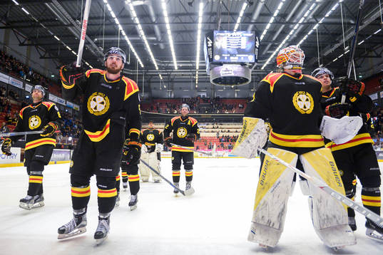 Brynäs Marc Zanetti och Brynäs målvakt Felix Sandström
