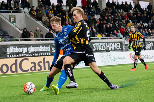 Halmstads Andreas Bengtsson mot Häckens Joel Andersson