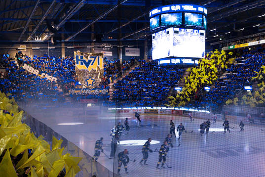 Tifo före åttondelsfinal två i SM-slutspelet i ishockey