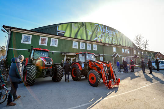 Exteriör på Nelson Garden Arena före ishockeymatchen i