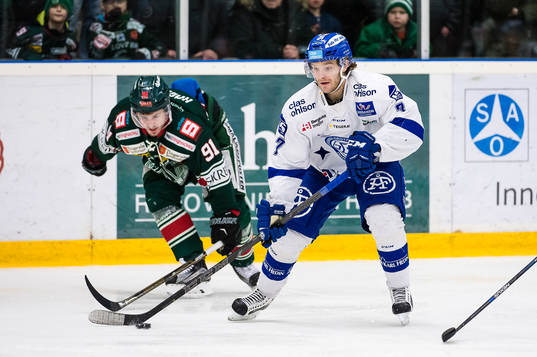 Leksands Johan Olofsson jagas av Tingsryds Joakim Högberg