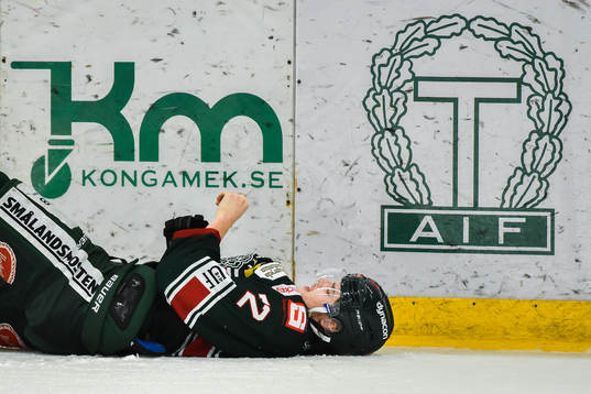 Tingsryds Hannes Johansson har ont