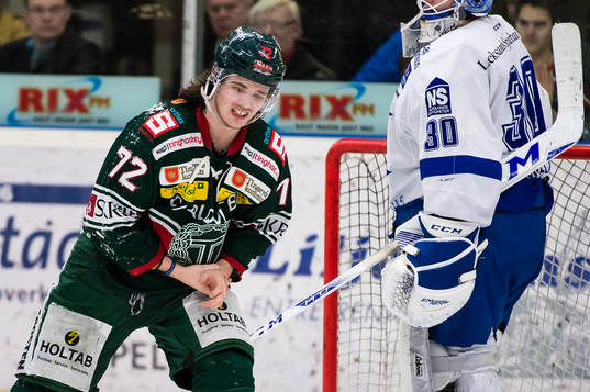 Tingsryds Hannes Johansson grinar illa