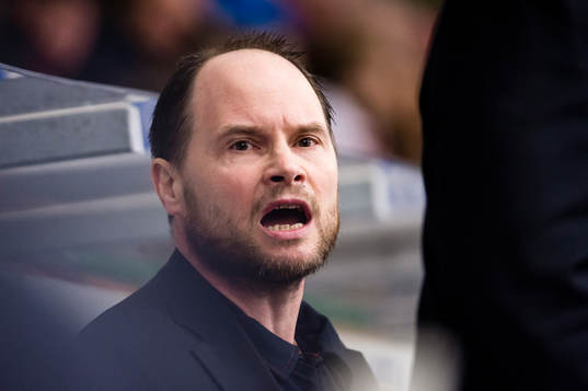Assisterande tränare Larry Pilut