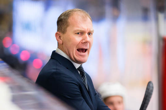 s tränare Johan Lindbom