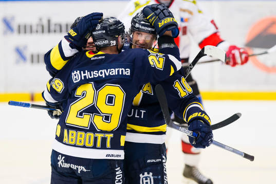 s Chris Abbott och Martin Thörnberg jublar