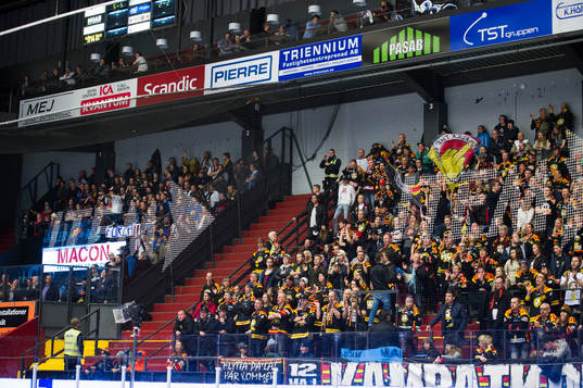 Djurgårdens klack (till vänster) och Brynäs klack (till
