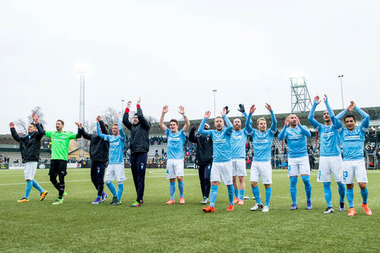 Malmö FFs spelare tackar publiken
