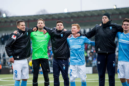 Malmö FFs Markus Rosenberg, målvakt Johan Wiland,