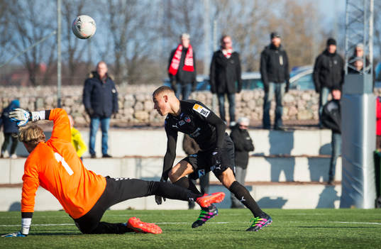 Kalmars målvakt Ole Söderberg och Helsingborgs Jordan