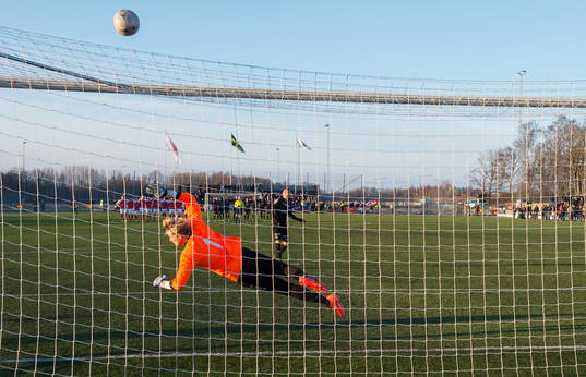 Helsingborgs Jordan Larsson missar sin straff