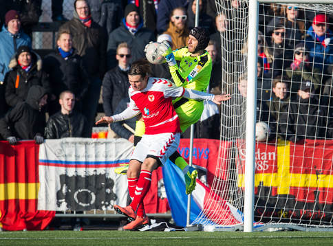 Kalmars Marcus Antonsson och Helsingborgs målvakt Matt