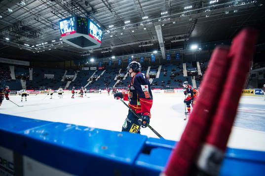 Djurgårdens spelare värmer upp