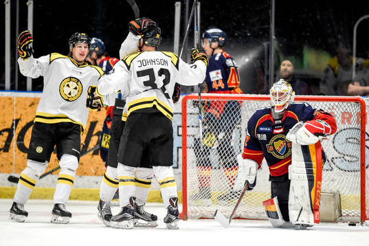 Djurgårdens målvakt Mikael Tellqvist deppar och Brynäs