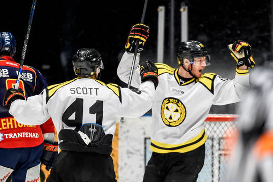 Brynäs Nick Johnson jublar