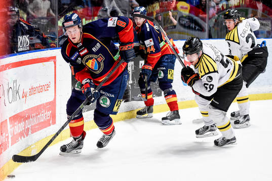 Djurgårdens Mikko Lehtonen och Brynäs Sebastian Enterfeldt
