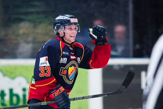 Djurgårdens Linus Hultström jublar