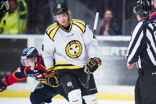 Brynäs Jacob Blomqvist deppar när Djurgårdens Marcus