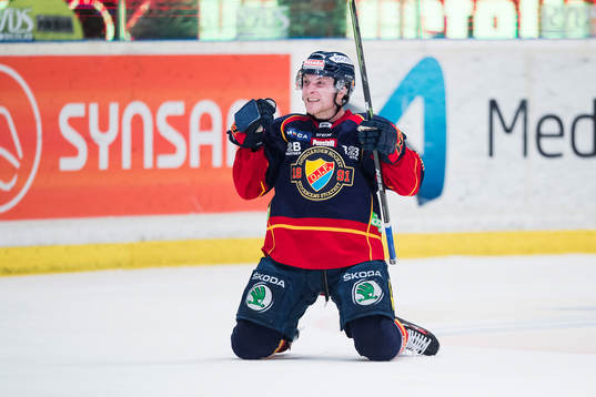 Djurgårdens Linus Hultström jublar