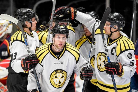 Brynäs Nick Johnson jublar