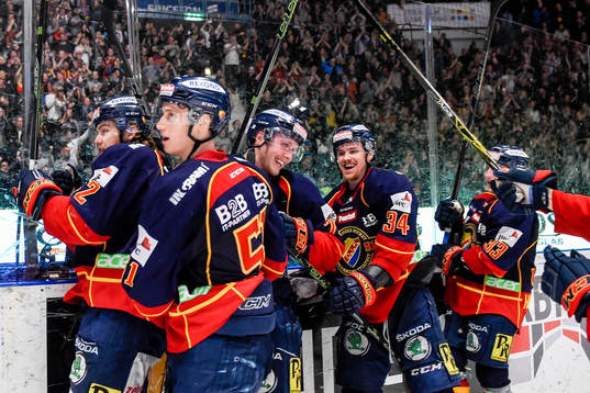 Djurgårdens Robin Alvarez och Daniel Brodin jublar
