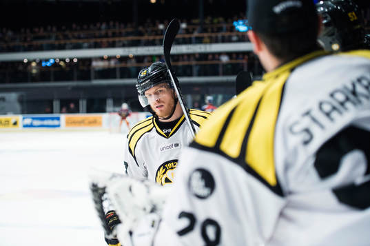 Brynäs Nick Johnson  i åttondelsfinal 3 i SM-slutspelet i