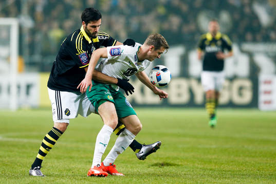 s Denni Avdic och Hammarbys Richard Magyar
