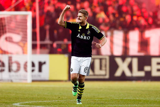 s Jos Hooiveld jublar
