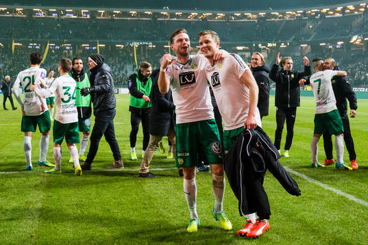 Hammarbys Arnor Smarason och Melker Hallberg jublar