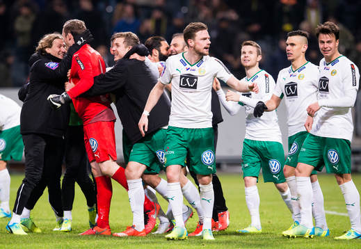Hammarbys Arnor Smarason och hans lagkamrater jublar