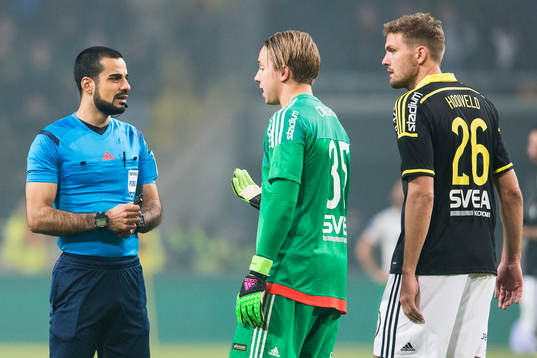 s målvakt Patrik Carlgren och Jos Hooiveld