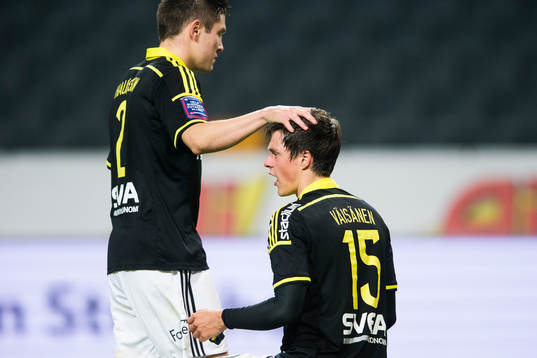 s Haukur Heidar Hauksson och AIK:s Sauli Väisänen