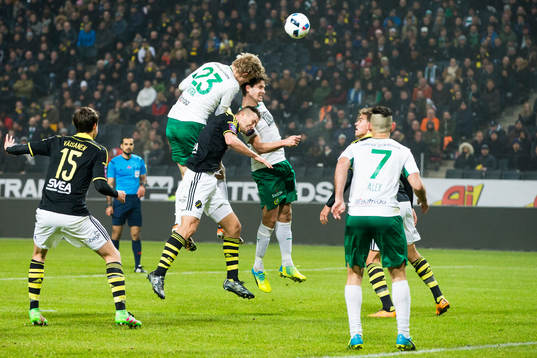 s Fredrik Brustad och Hammarbys Philip Haglund i en