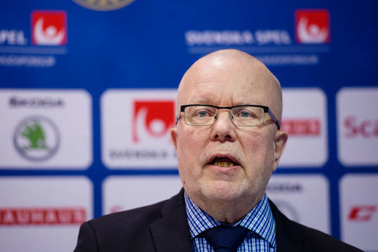 Bläddra bland fler bilder av Ishockey, Damkronorna, Presskonferens