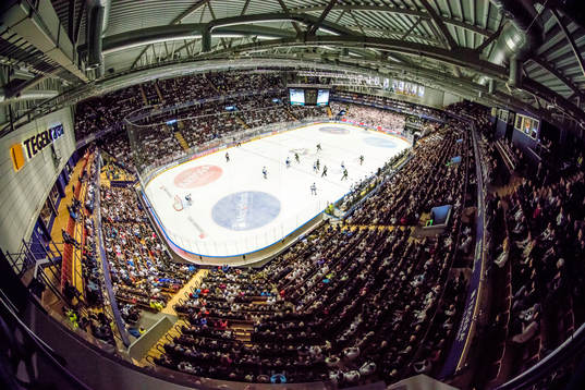 Fullsatt Tegera arena i ishockeymatchen i Play Off till SHL