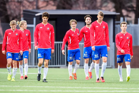 Örgrytes Jakob Lindström och Dardan Mustafa jublar