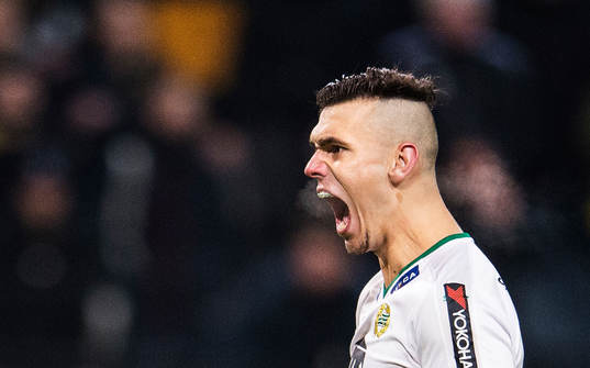 Hammarbys Alexssander Medeiros de Azeredo reagerar