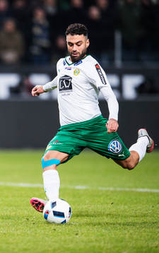 Hammarbys Imad Khalili slår en straff