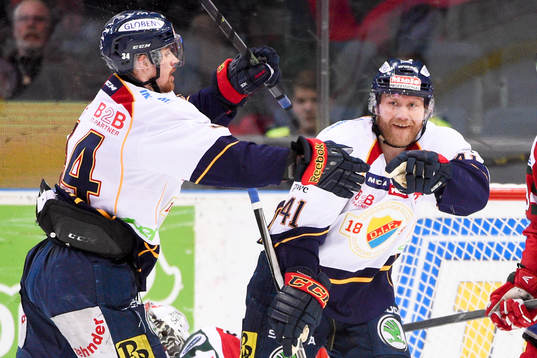 Djurgårdens Daniel Brodin och Patrick Thoresen jublar